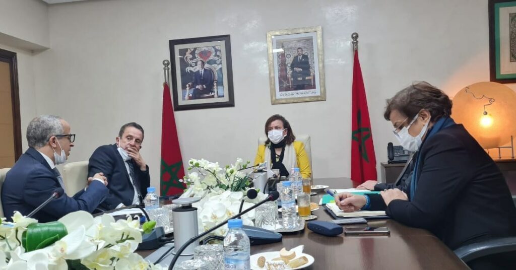 استقبلت السيدة عواطف حيار، السيد نجيب عمر، رئيس الجمعية المغربية لمساعدة الاشخاص ذوي التثلث الصبغي AMSAT